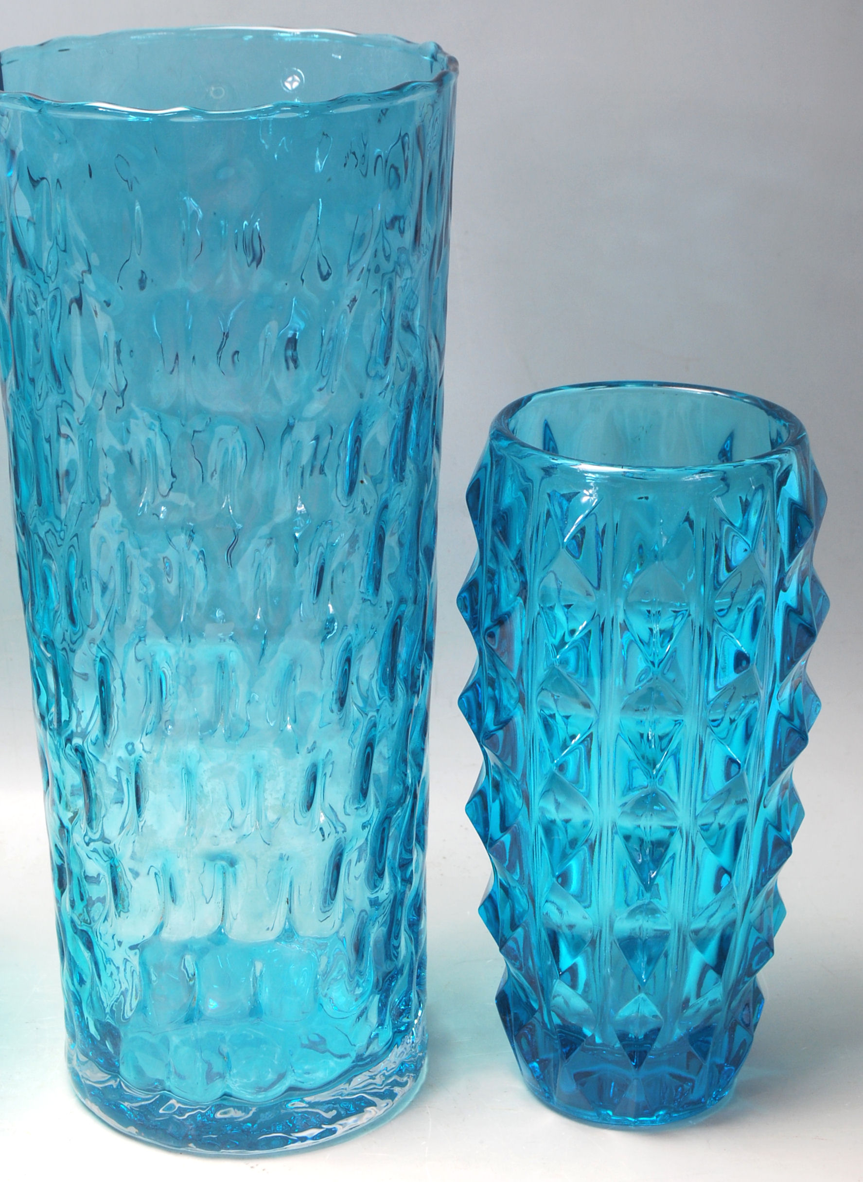 RETRO VINTAGE TEAL BLUE STUDIO ART GLASS VASES - Image 7 of 9