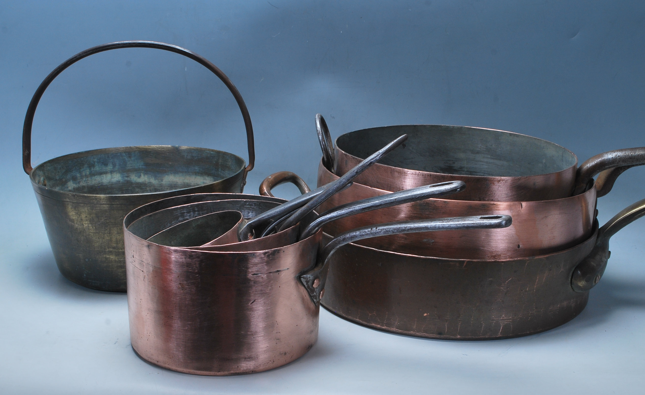 19TH CENTURY VICTORIAN COPPER KITCHEN PANS AND OTH