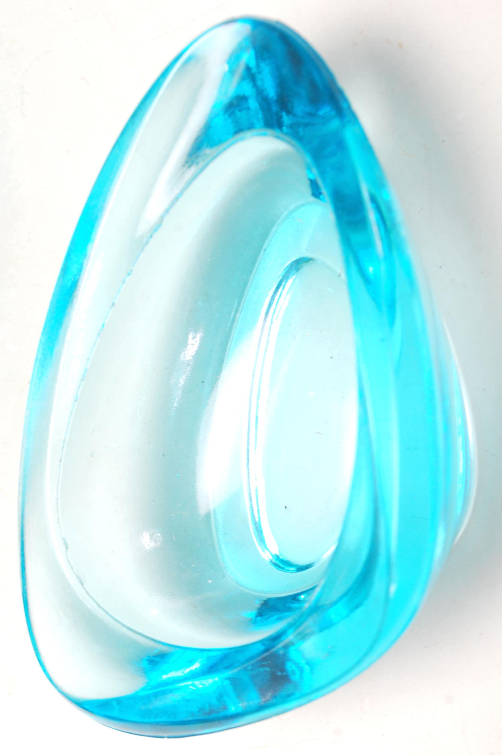 RETRO VINTAGE TEAL BLUE STUDIO ART GLASS VASES - Image 5 of 9