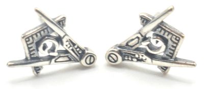 A PAIR OF STAMPED 925 SILVER STUD EARRINGS IN THE