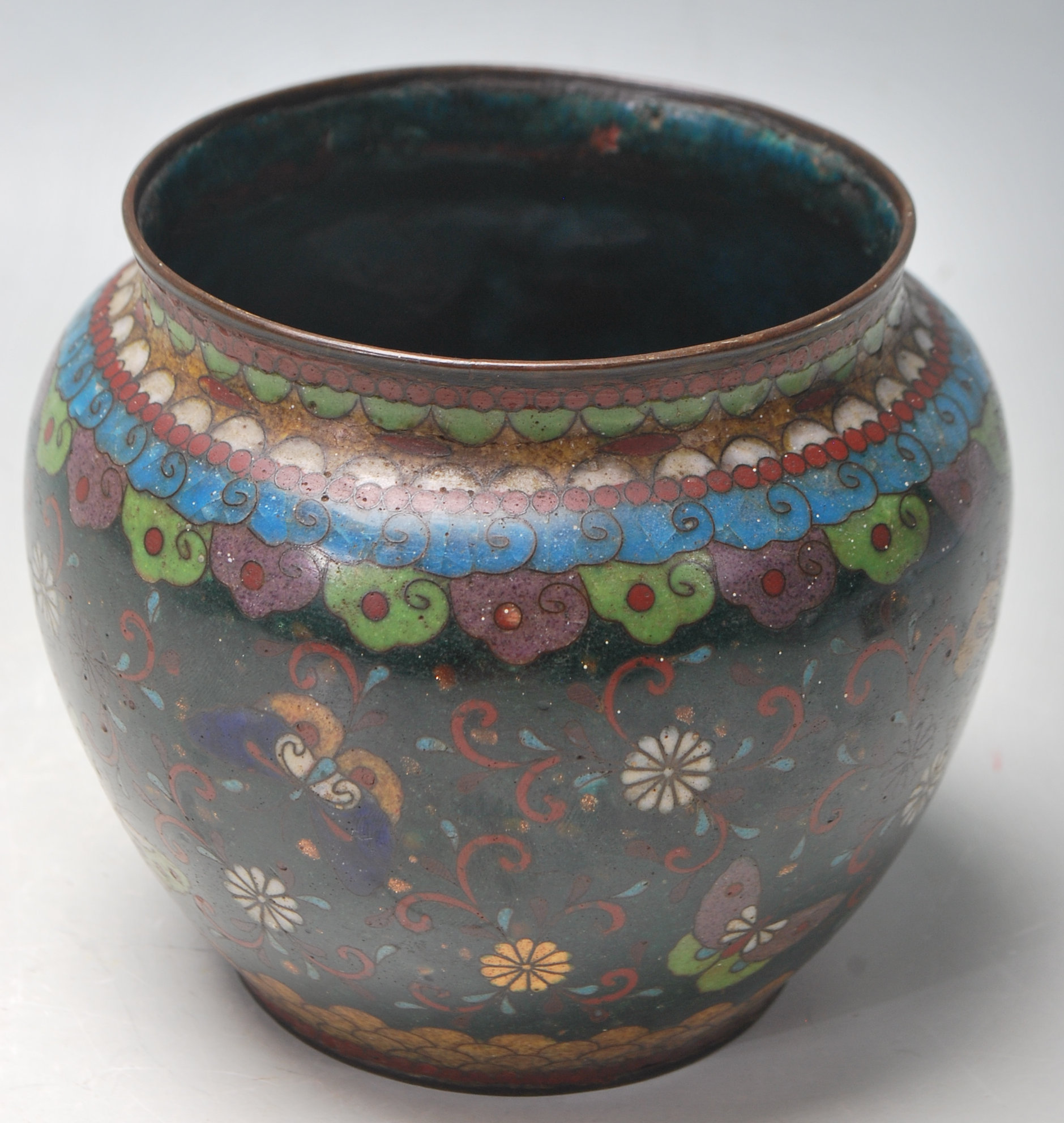 ANTIQUE CHINESE CLOISONNE BUTTERFLY VASE - Image 3 of 5