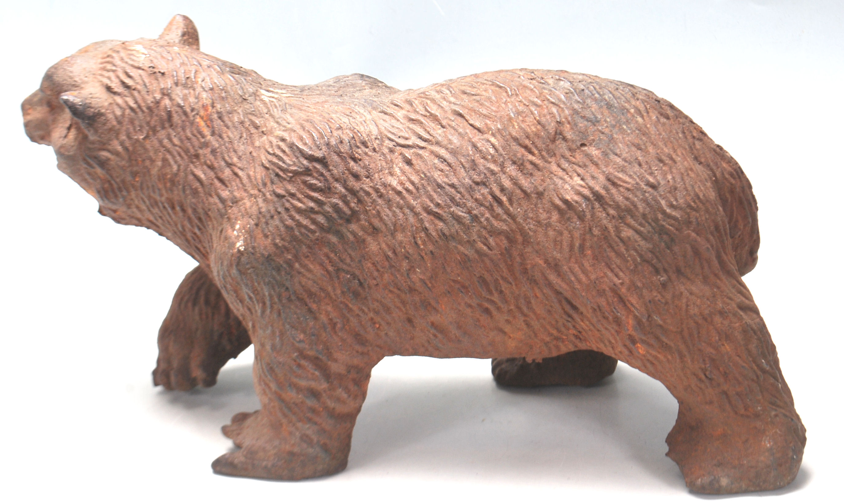 CAST IRON GRIZZLY BAR GARDEN FIGURINE - Image 3 of 5