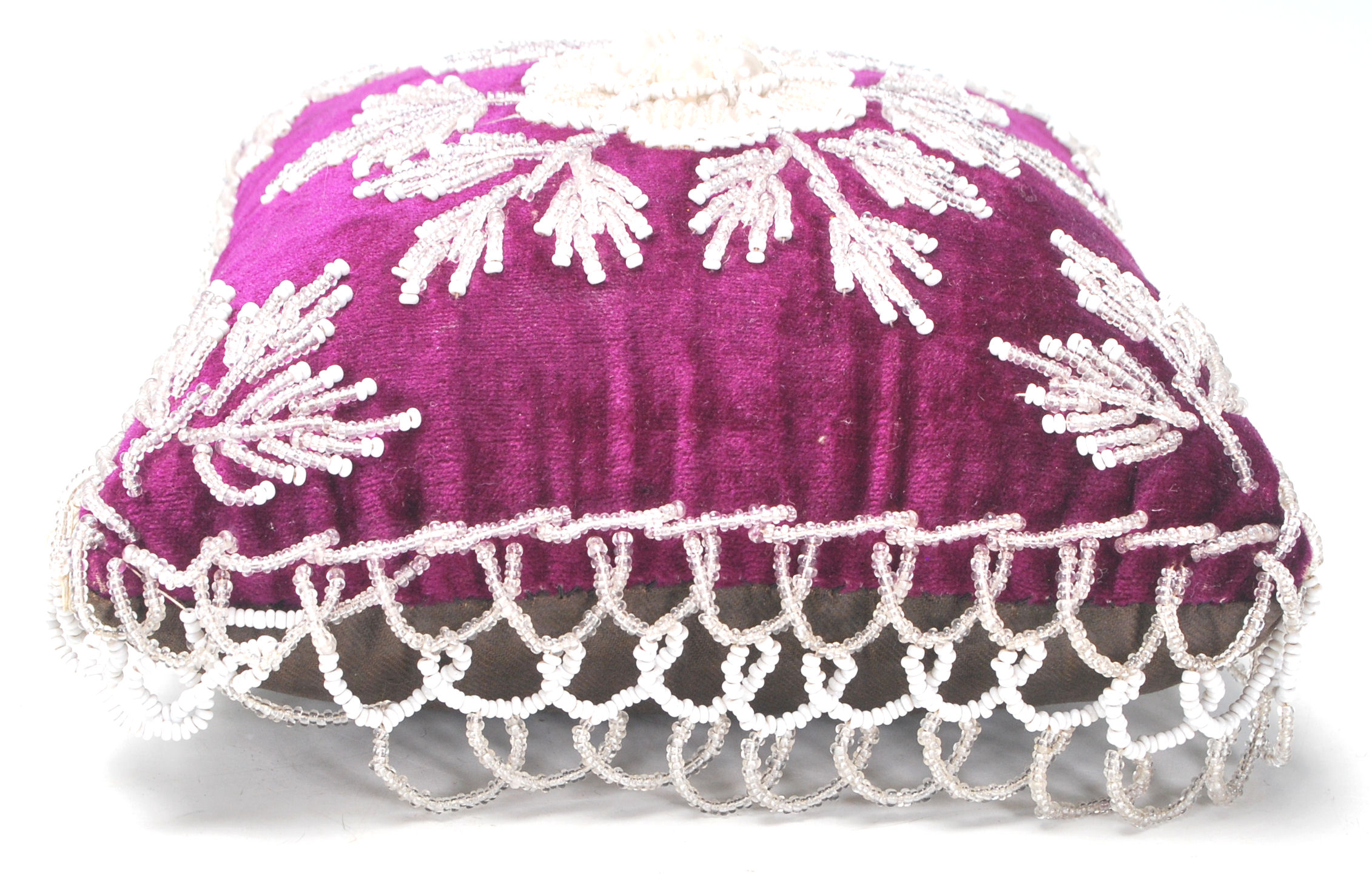 A 19TH CENTURY VICTORIAN PIN CUSHION - Image 3 of 4