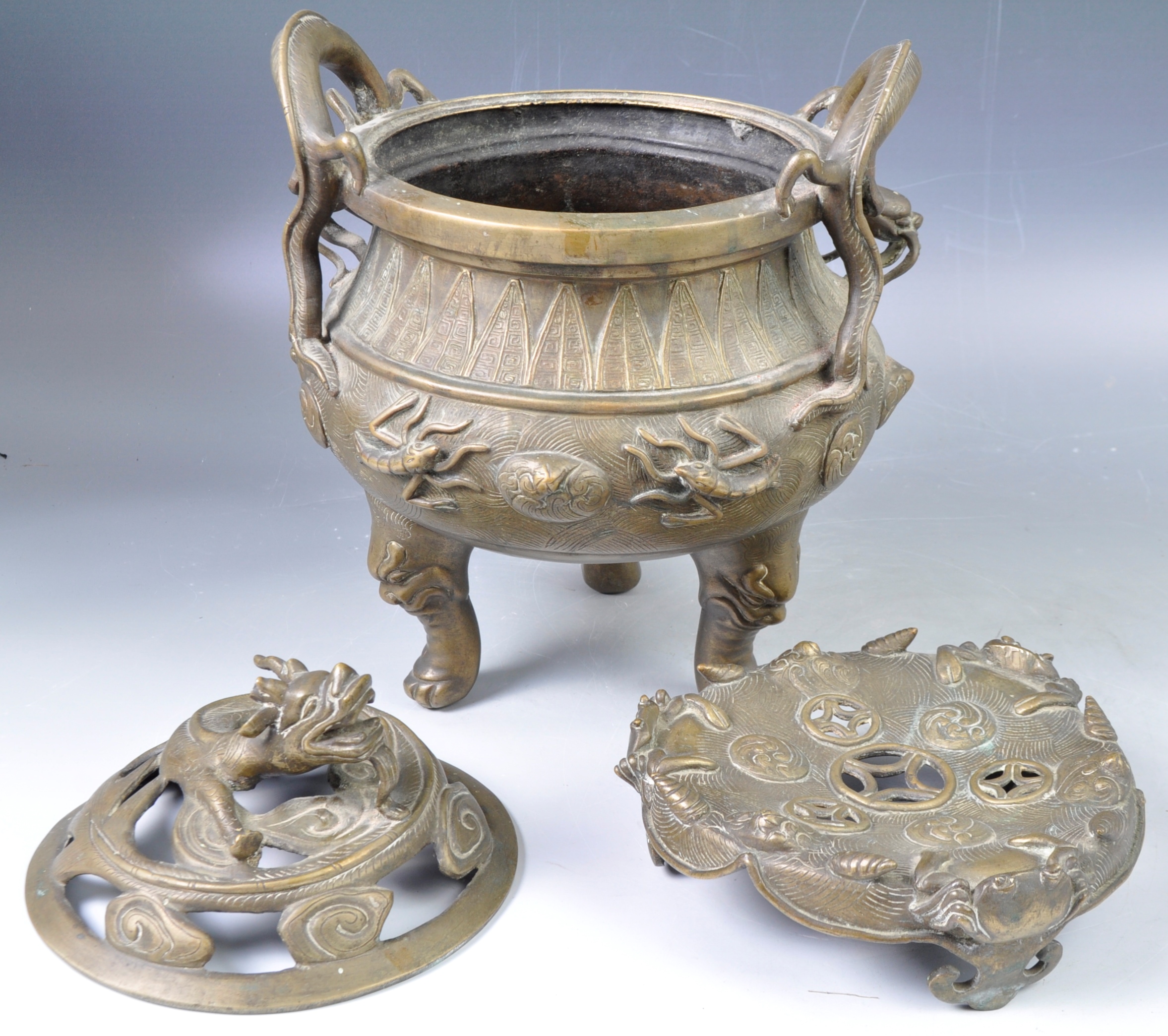 RARE 19TH CENTURY CHINESE BRONZE CENSER WITH PROVENANCE - Image 6 of 6