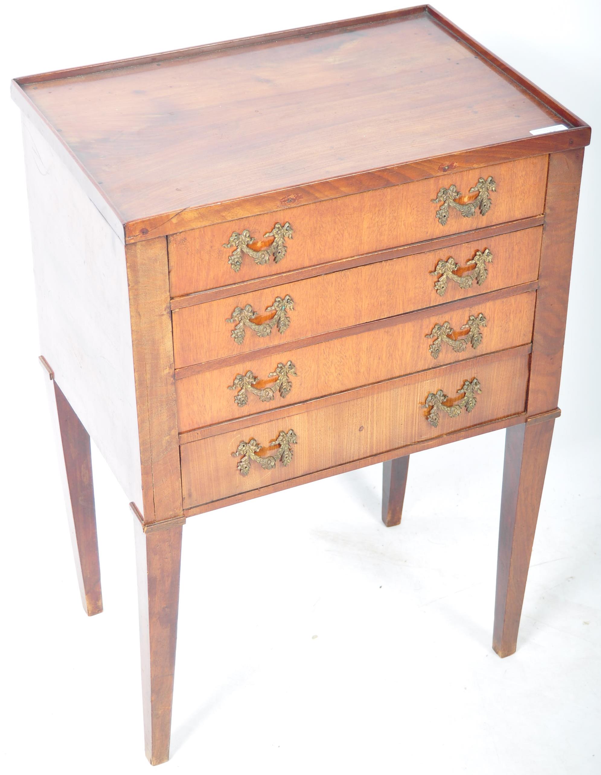 19TH CENTURY ANTIQUE CHEST OF DRAWERS OF GOOD SMALL PROPORTIONS - Image 2 of 5