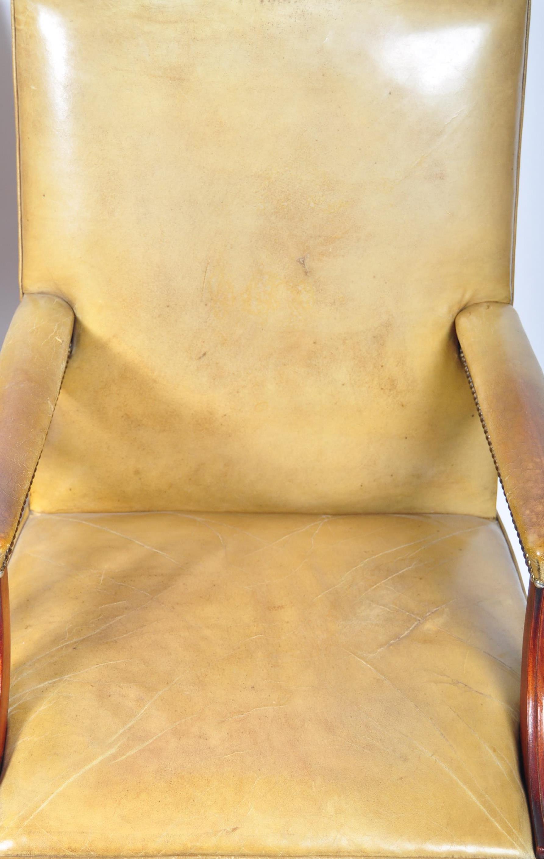 INCREDIBLE SET OF THREE LEATHER AND MAHOGANY GAINSBOROUGH CHAIRS - Image 5 of 7