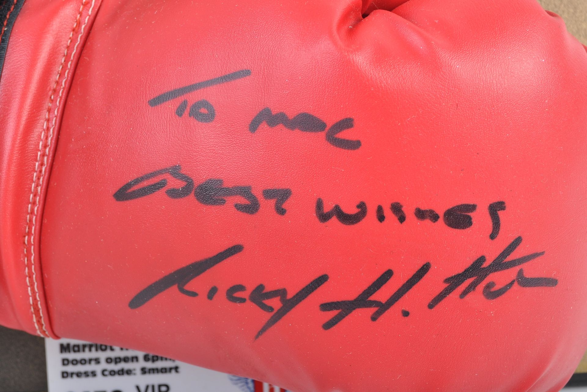 RICKY HATTON - PROFESSIONAL BOXER - AUTOGRAPHED GLOVE - Image 2 of 4