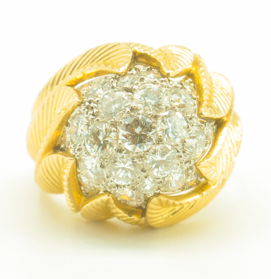 Van Cleef & Arpels 18ct Gold Platinum & Diamond Bombé Ring - Image 3 of 11