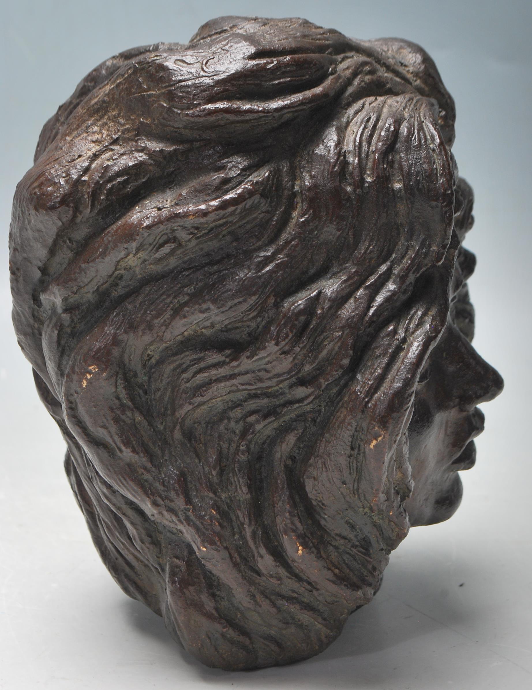 AN EARLY 20TH CENTURY BRONZE SCULPTURE - Image 2 of 7