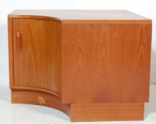 A RETRO 20TH CENTURY TEAK WOOD CORNER CABINET BY G-PLAN