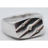 9CT WHITE GOLD & DIAMOND SIGNET RING