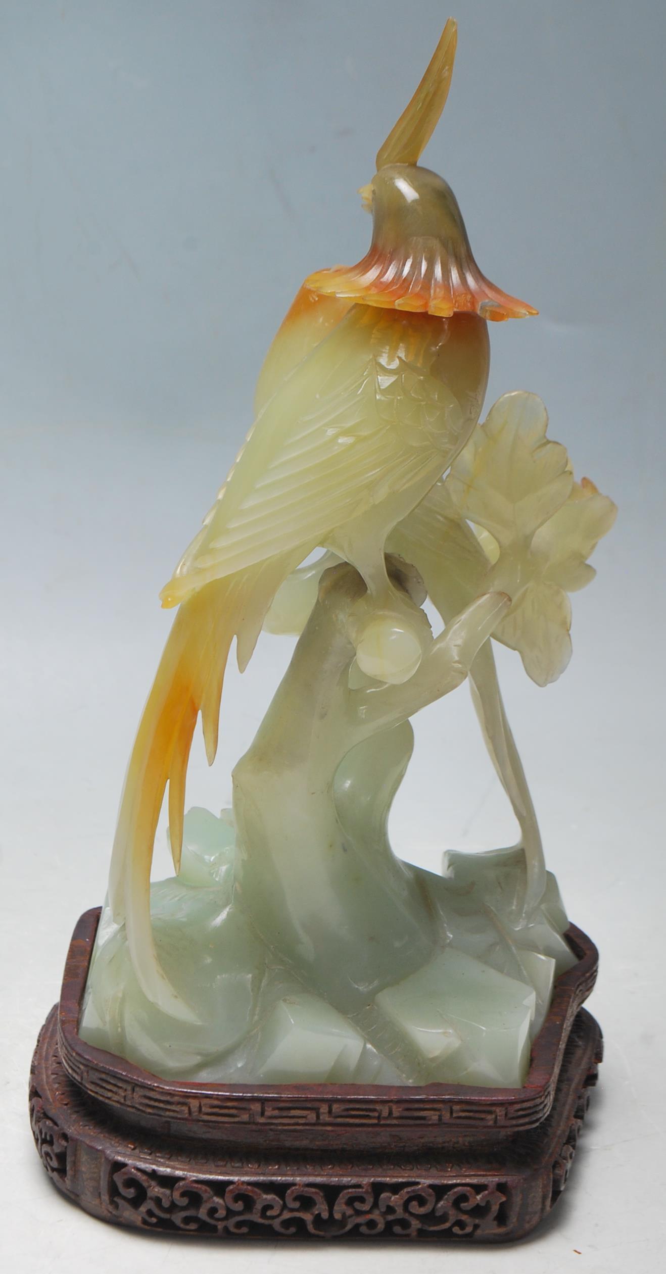 CHNESE CARVED JADE PERCHED BIRD FIGURINE - Image 3 of 7