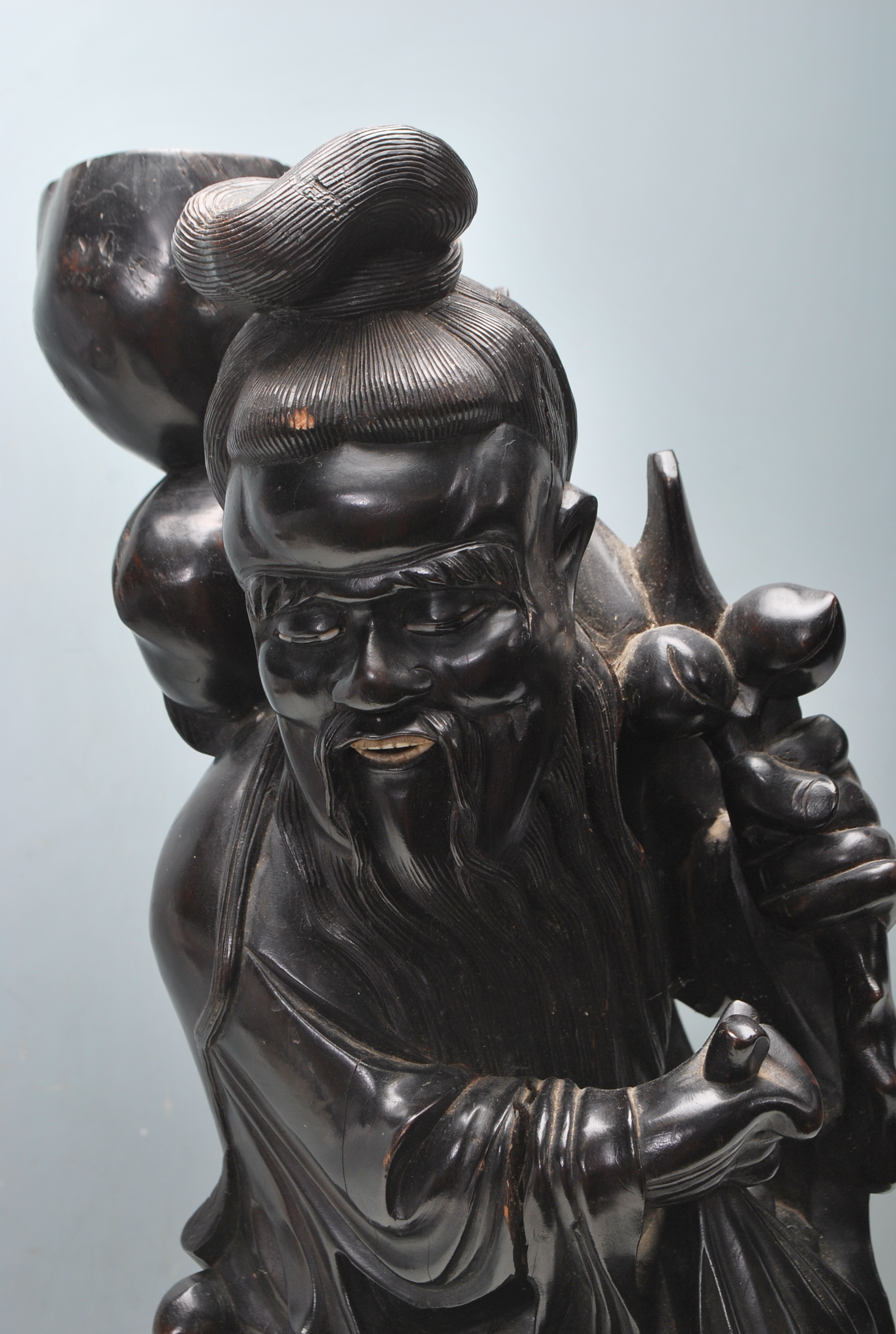 ANTIQUE CHINESE ELDER CARVED FIGURE - Image 2 of 7