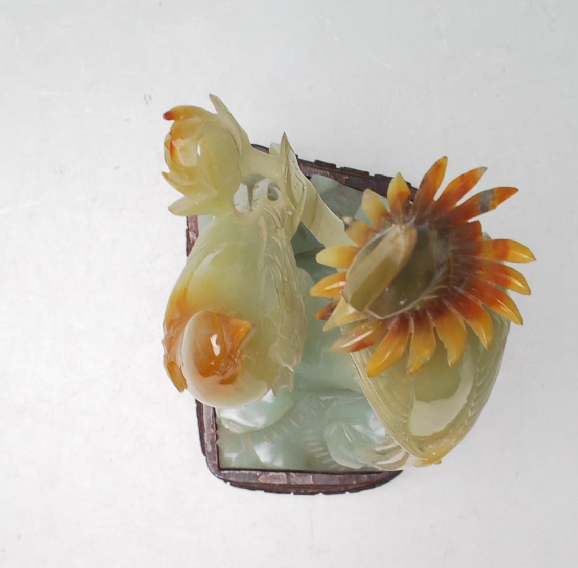 CHNESE CARVED JADE PERCHED BIRD FIGURINE - Image 5 of 7