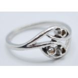 LADIES 9CT WHITE GOLD LEAF RING