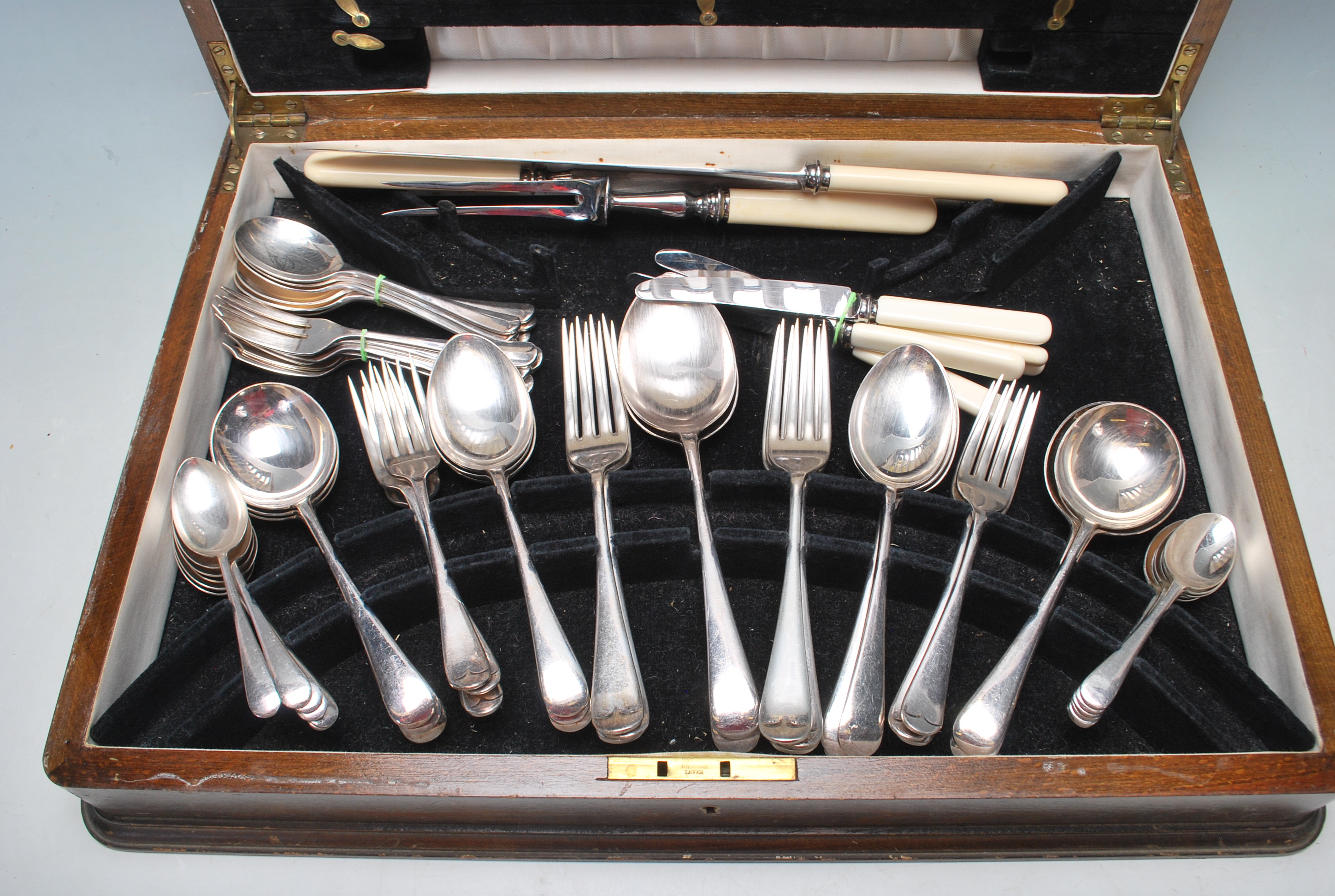 VINTAGE MID 20TH CENTURY SIX PERSON CANTEEN OF CUTLERY BY GEORGE BUTLER & CO - Image 3 of 10