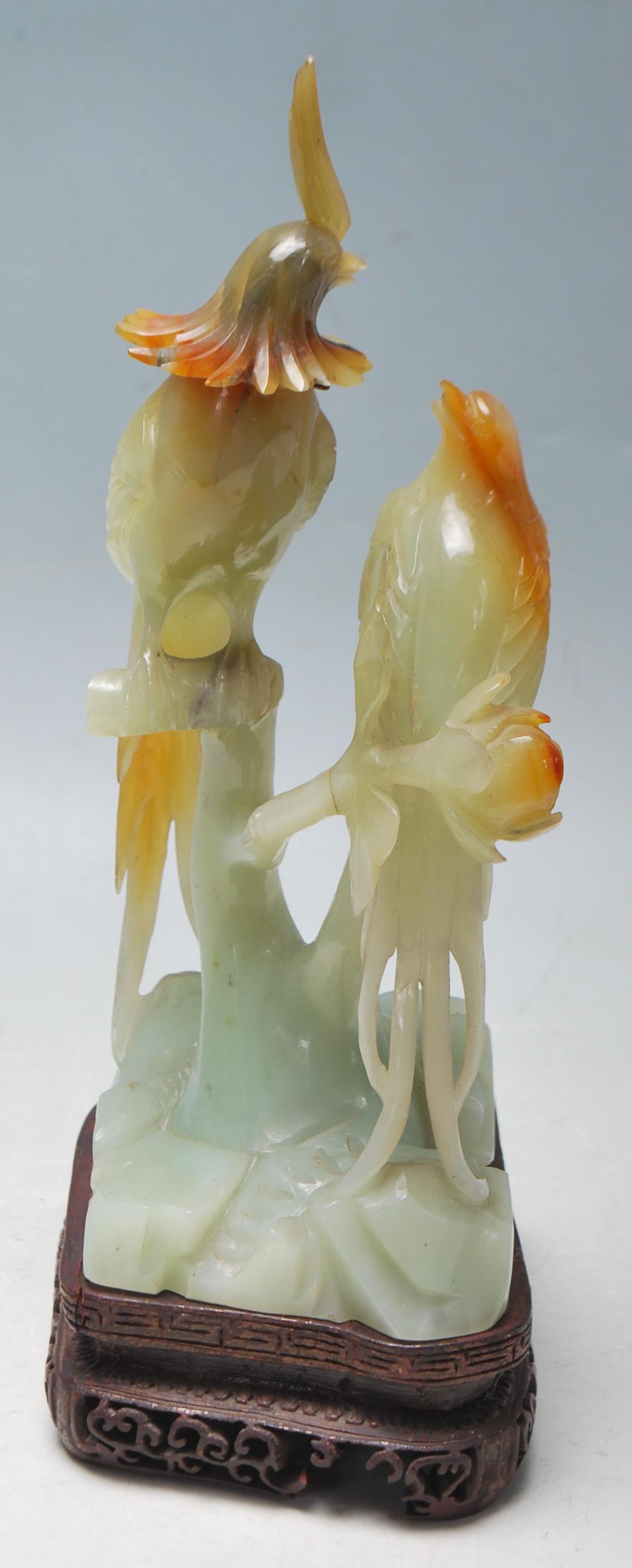 CHNESE CARVED JADE PERCHED BIRD FIGURINE - Image 2 of 7