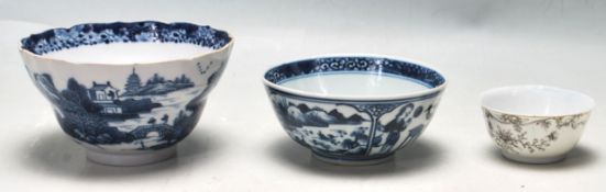 CHINESE 19TH CENTURY PORCELAIN BOWLS