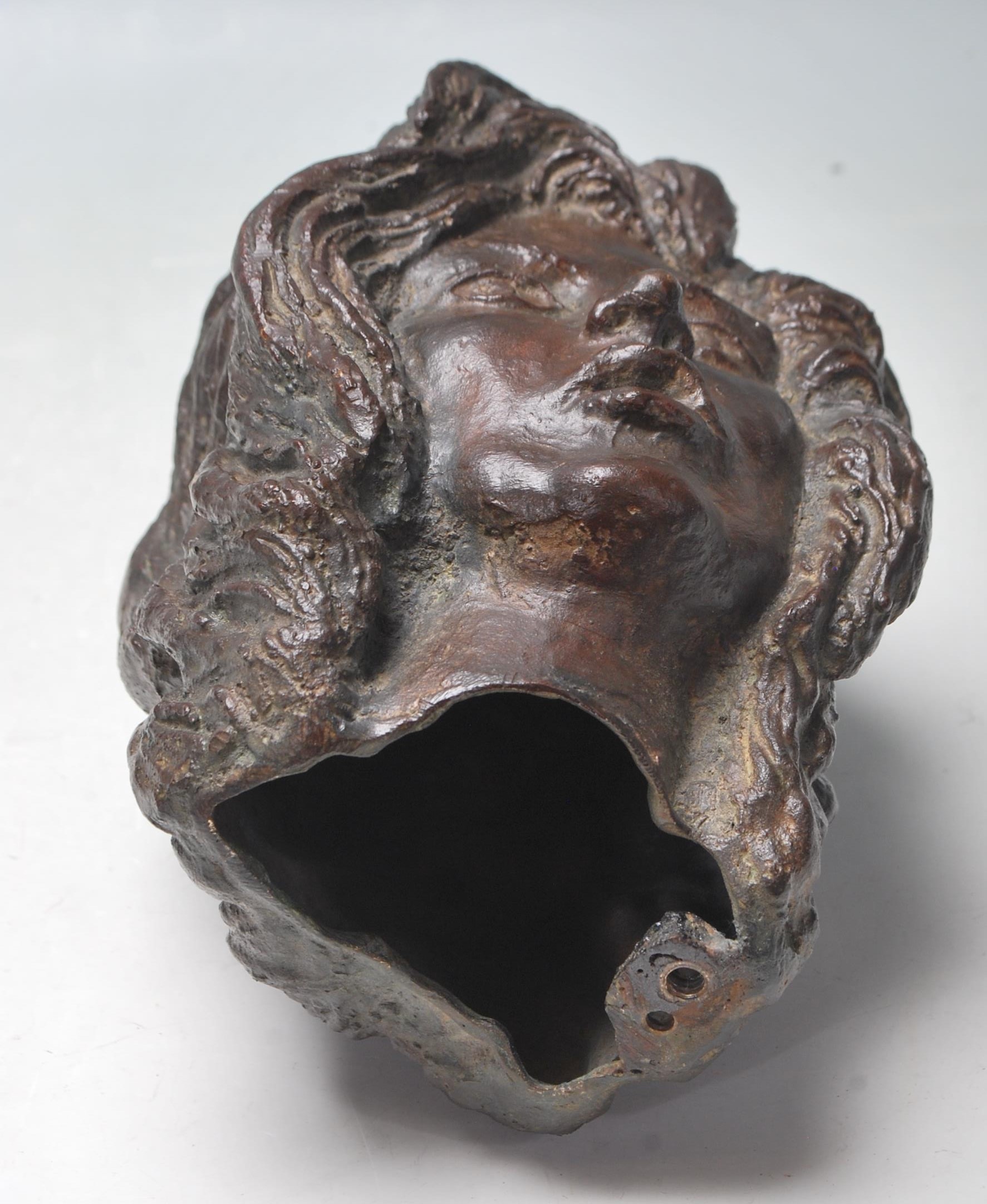 AN EARLY 20TH CENTURY BRONZE SCULPTURE - Image 6 of 7