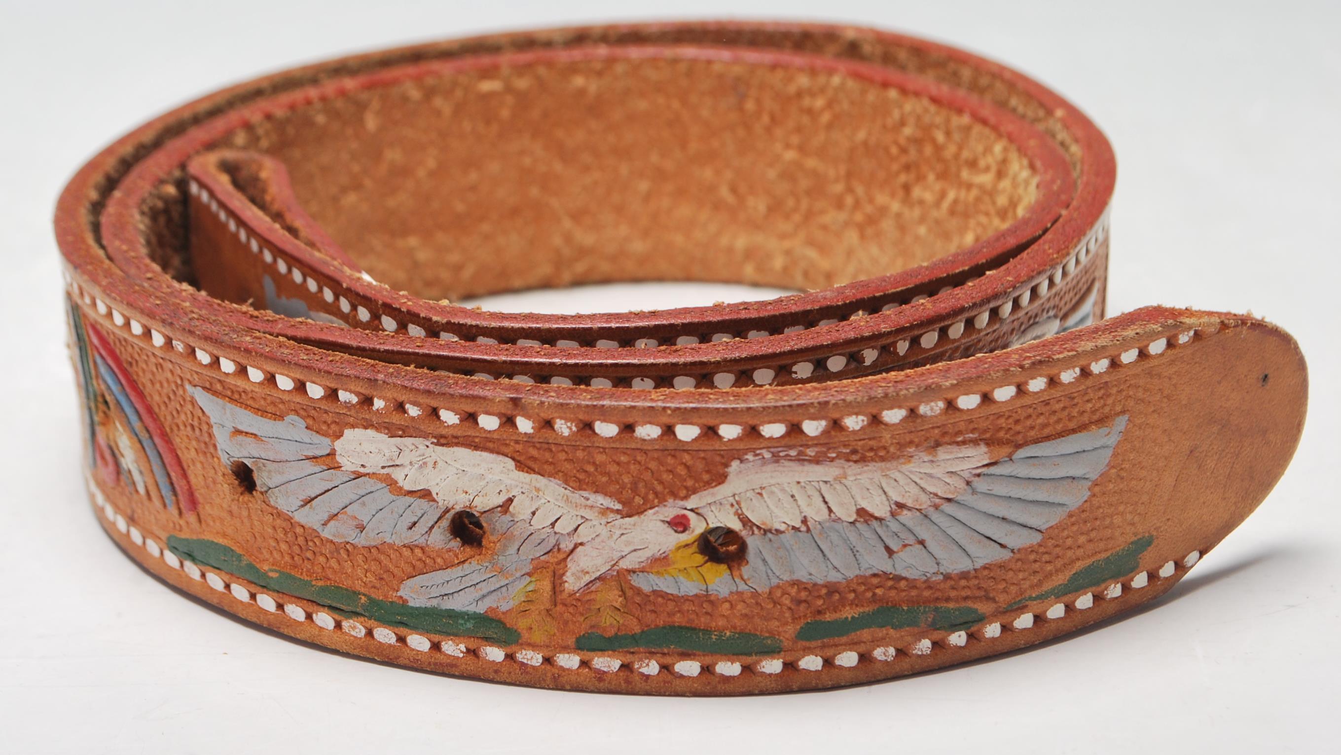 VINTAGE AMERICAN TAN BROWN LEATHER BELT AND METAL BUCK WITH AMERICAN INDIAN DECORATION - Image 4 of 8
