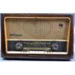 PEMBROKE - THE GRUNDIG - MID CENTURY RADIO MODEL 2068/GB