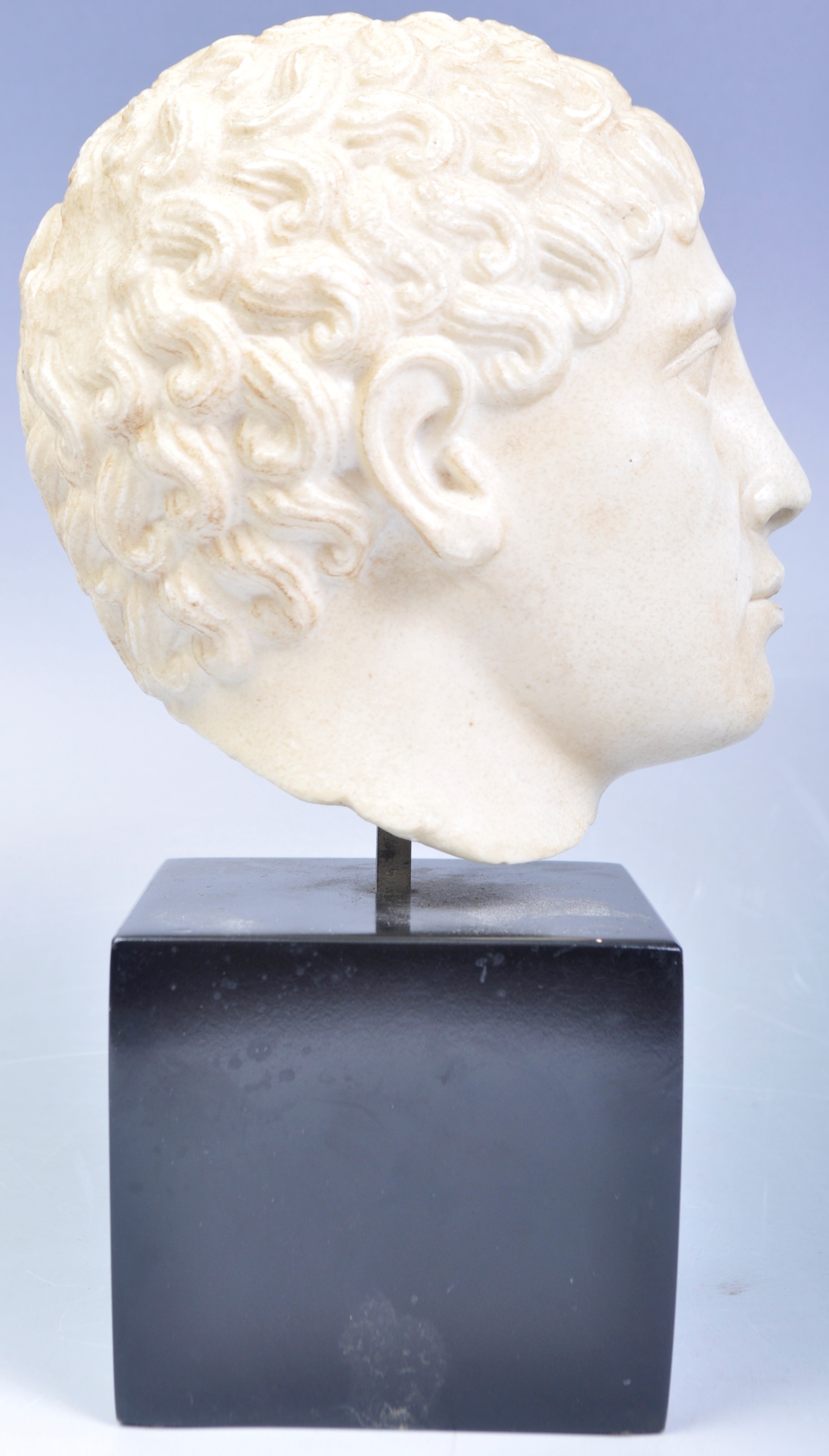 CONTEMPORARY ANTIQUE STYLE WHITE MARBLE EFFECT HEAD SCULPTURE - Image 3 of 5