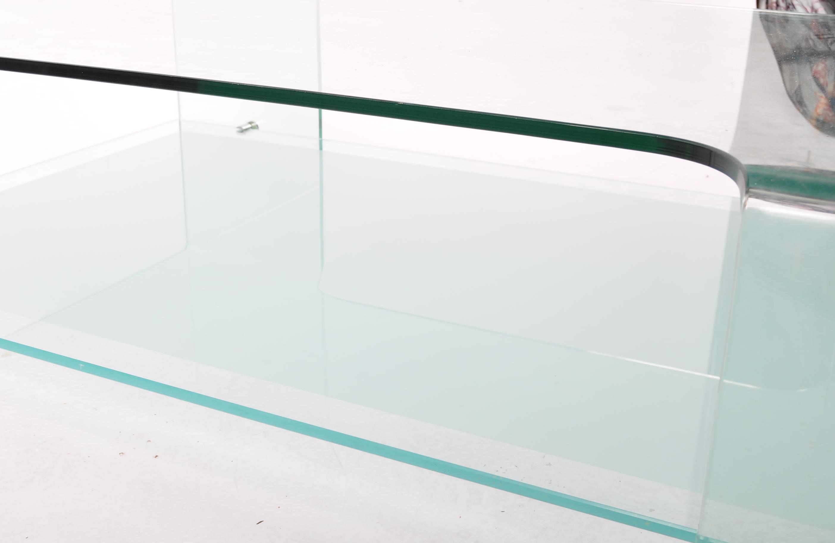 LARGE MOULDED THICK GLASS COFFEE TABLE AND MATCHING SIDE TABLE - Image 7 of 8