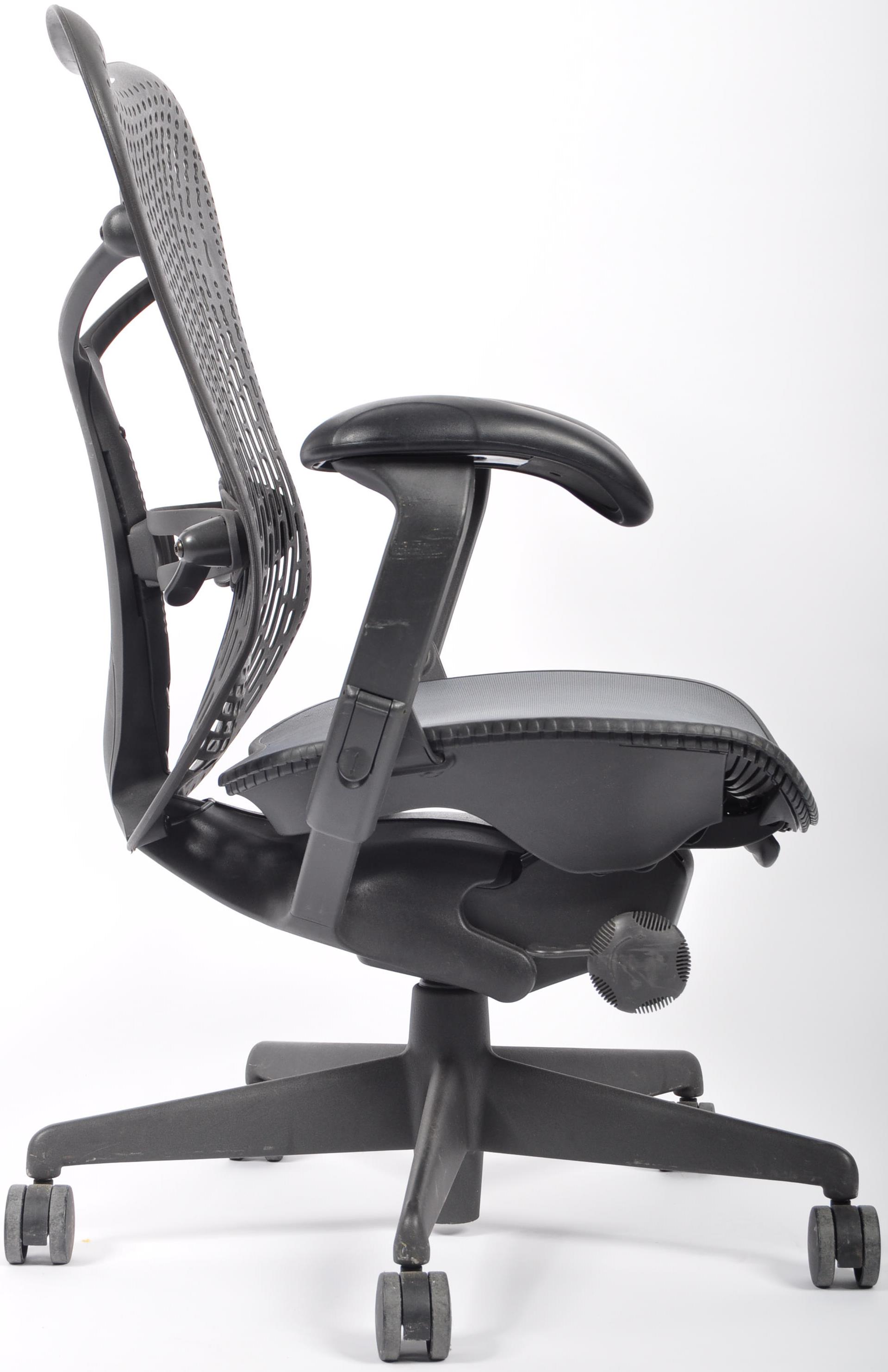 HERMAN MILLER MIRRA 2 SWIVEL DESK CHAIR BY STUDIO - Image 7 of 7