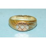 A 14ct gold signet ring, size Z, 5.9g.