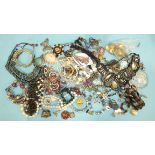 A quantity of costume jewellery.