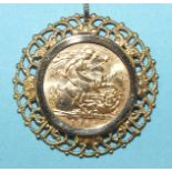 A 1982 half-sovereign in 9ct gold pendant mount, on 9ct gold curb-link chain, 7.7g.