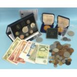 A Royal Mint 1993 United Kingdom proof set and a small collection of British and world coinage.
