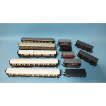 Rivarossi HO Gauge, Voiture Salon Pullmans No.s 4008 and 4025, Baggage Car No. 1283 and other