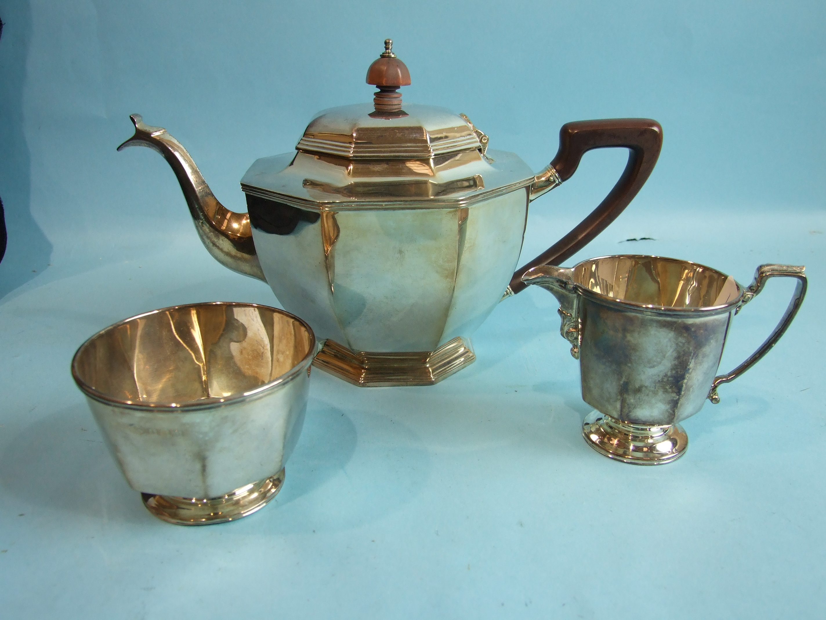 A plain octagonal tapered tea service, Birmingham 1928, ___23½oz, inclusive. - Image 2 of 2