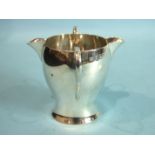 A two-handled double-spouted cream jug, London 1900, ___2½oz.