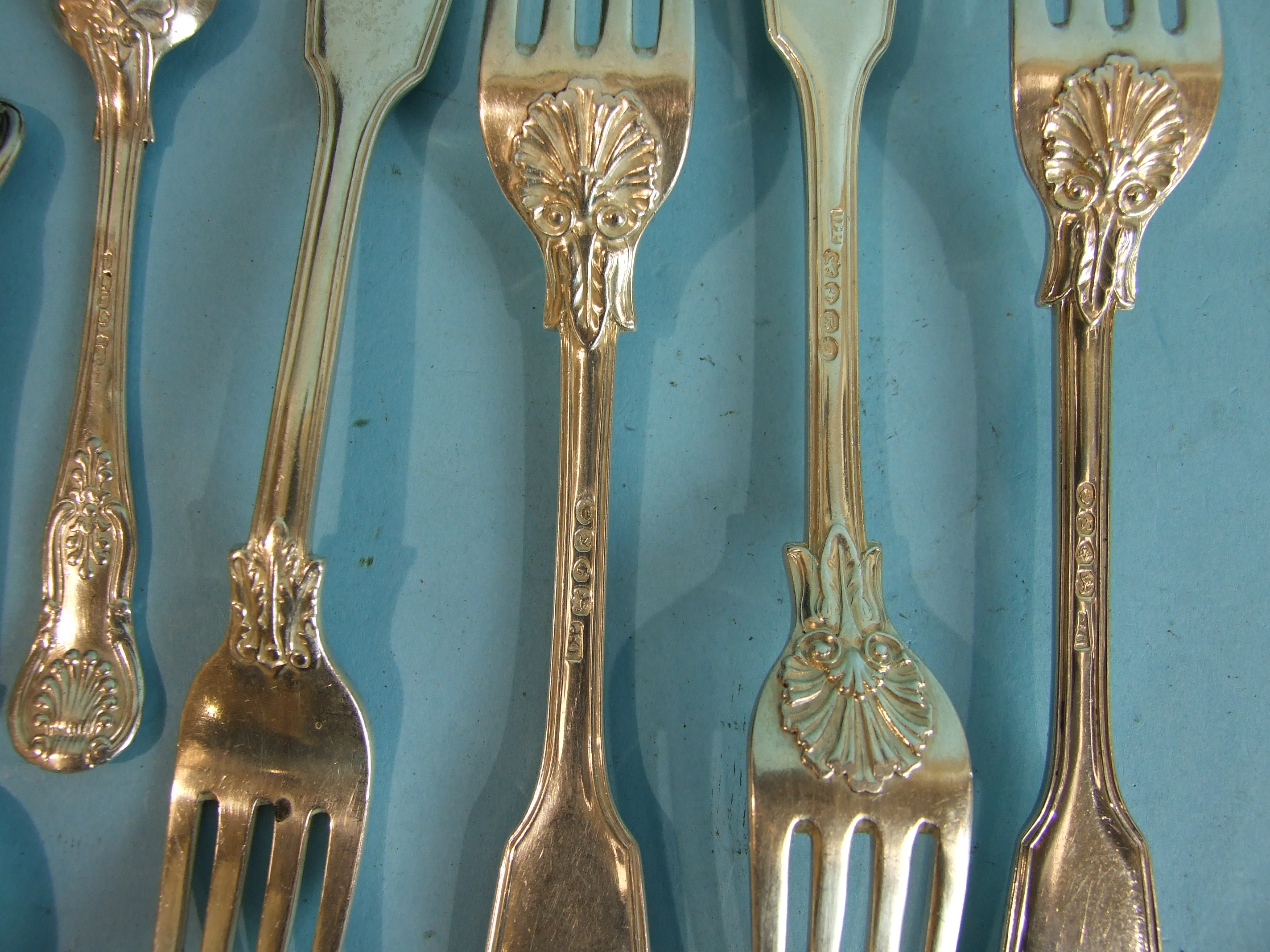 Four fiddle and shell table forks, London 1836 and three Irish teaspoons, ___15½oz. - Image 2 of 2