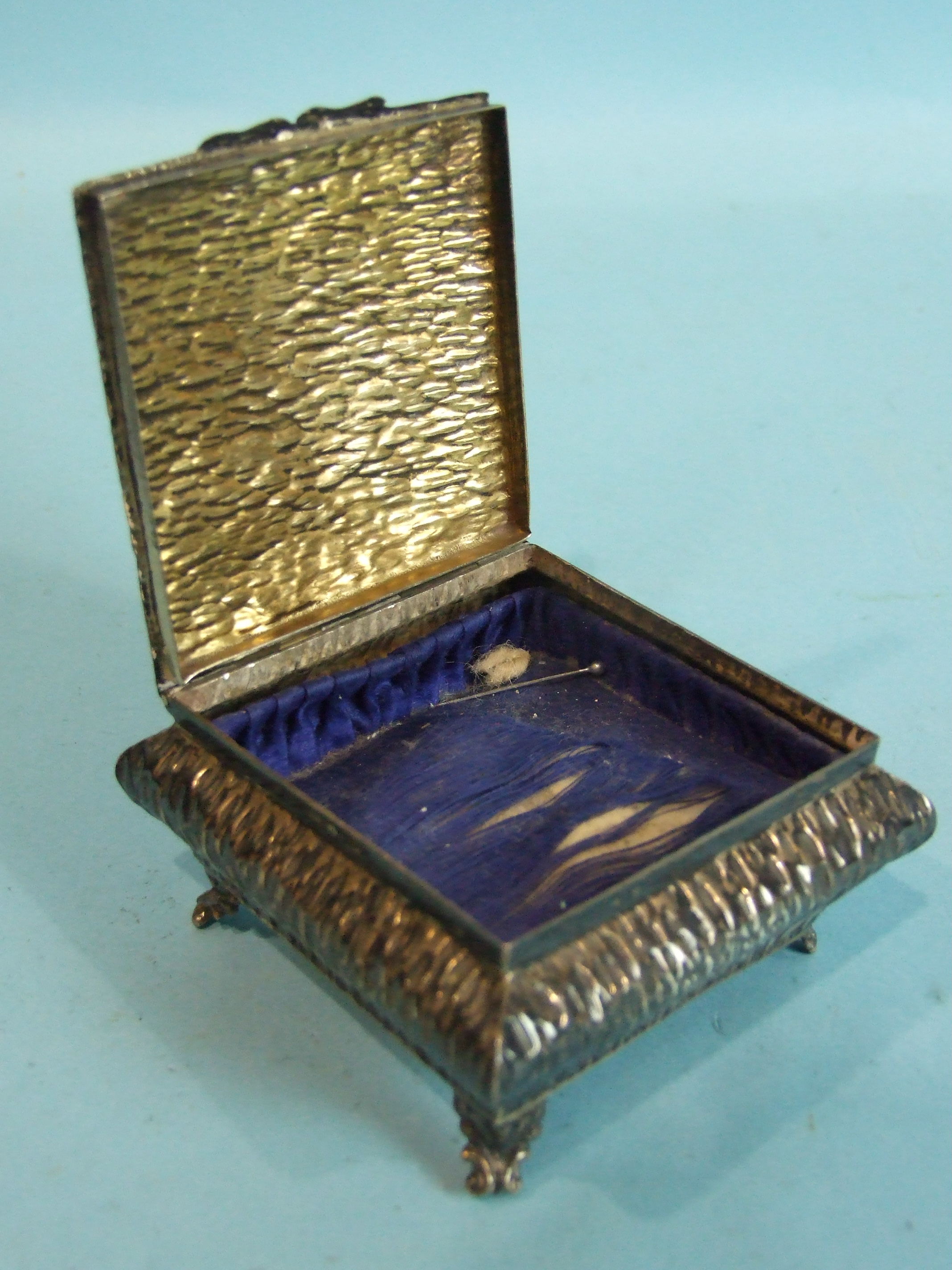 A square embossed jewellery box of compressed form, with overall textured finish, Birmingham 1907 - Image 2 of 2