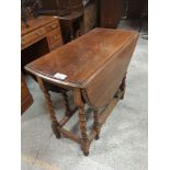 OAK DROP LEAF TABLE