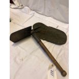 W W 2 ENTRENCHING TOOL