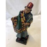 ROYAL DOULTON FIGURE- CARPET SELLER HN 1464