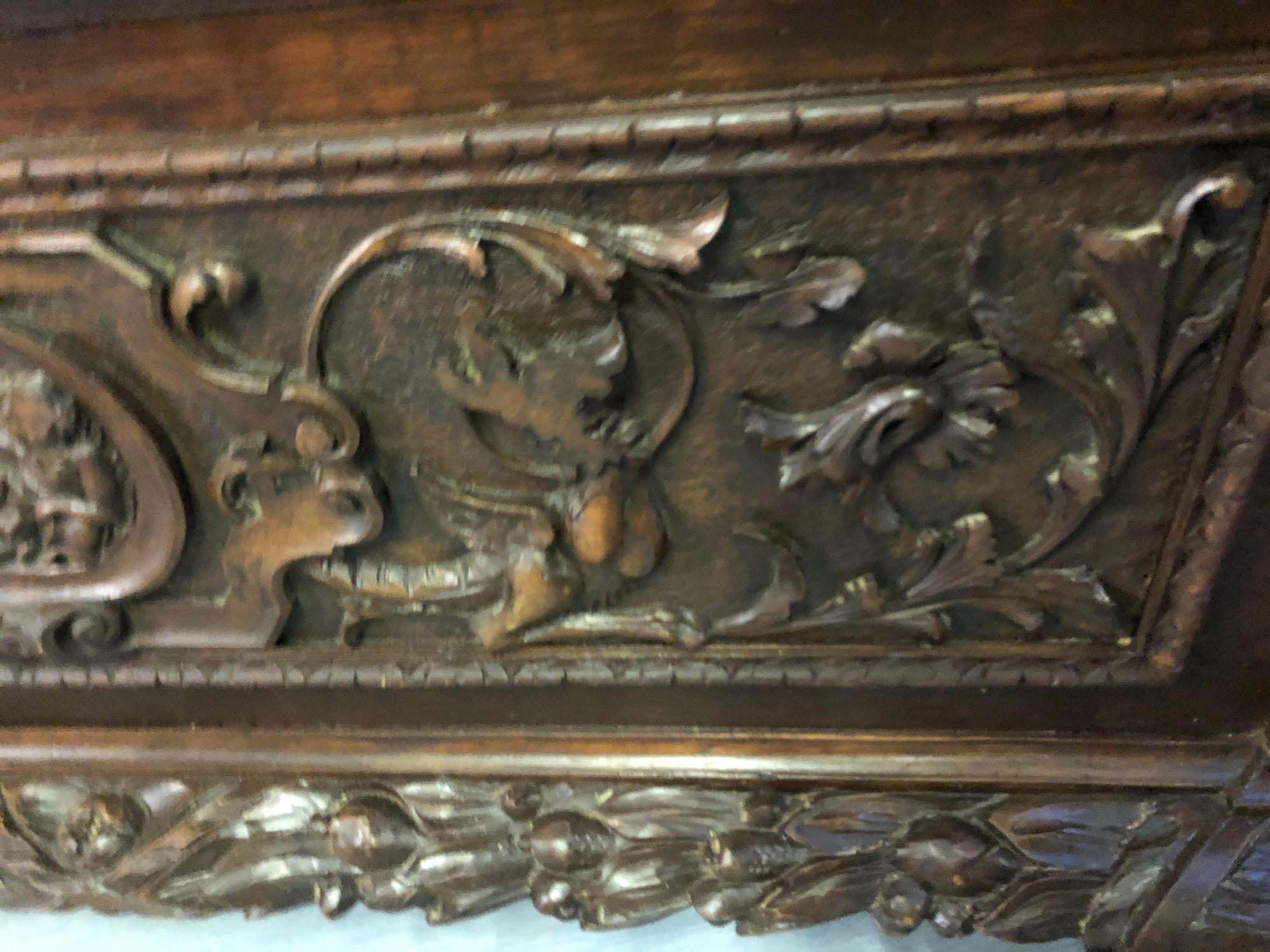 ITALIAN WALNUT CARVED SETTLE - Image 6 of 9