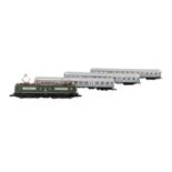 MÄRKLIN mini-club E-Lok und 3 "Silberlinge", Spur Z,grüne E-Lok, BN 151022-1, L ca. 9,5 cm und 3