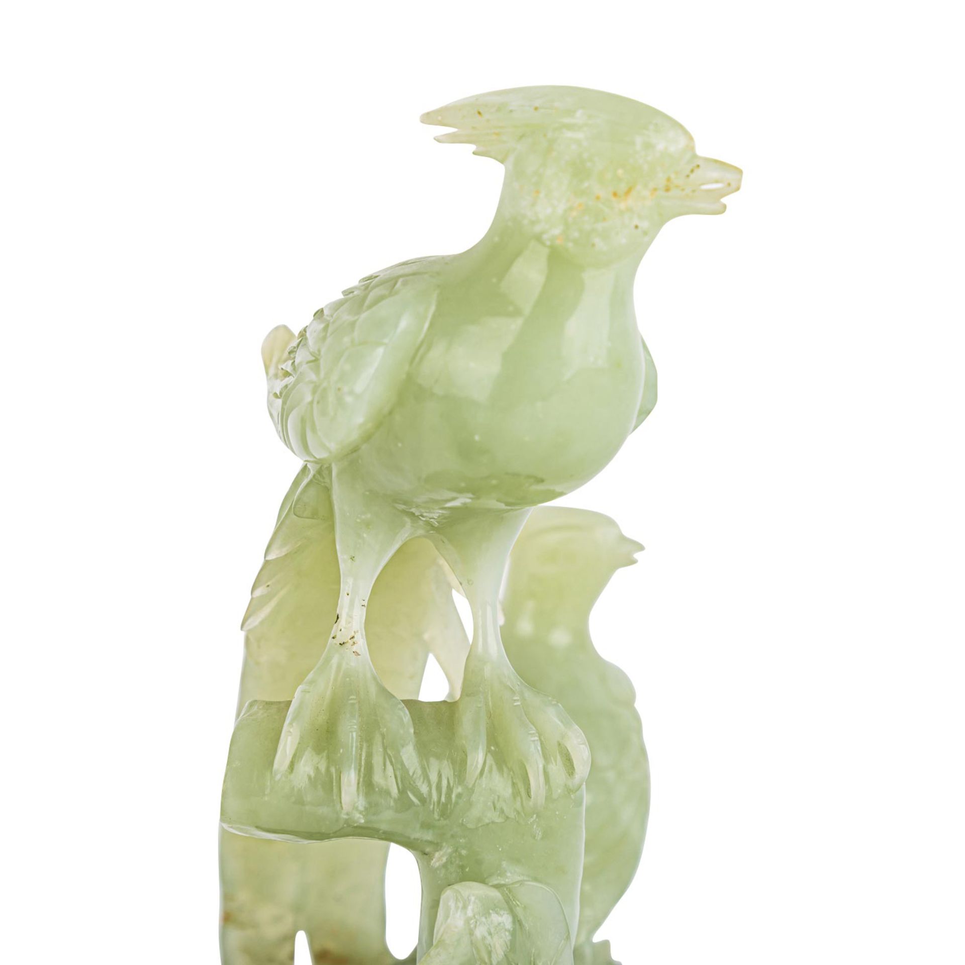 Paar Skulpturen aus grüner Jade. CHINA, 20. Jh..Zwei "Goldener Fasan" Vogelgruppen, H: 13,5 cm und - Bild 10 aus 11