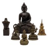 Sechs buddhistische Figurendarstellungen aus Metall.Gautama Buddha, Metall, bronziert, H: 31 cm/