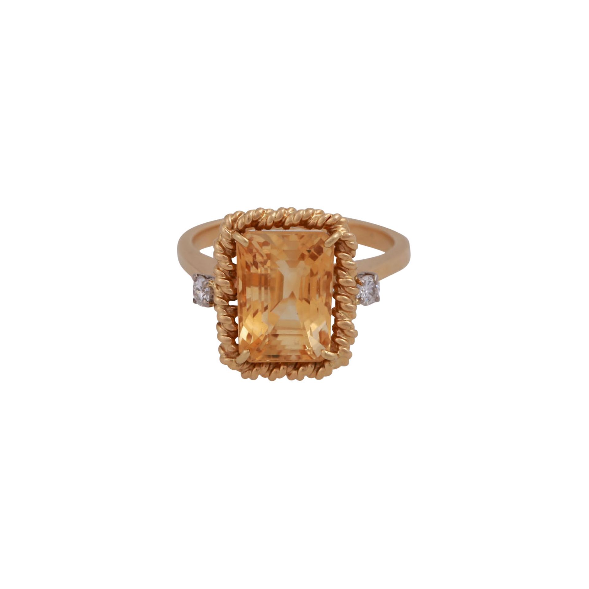 Ring mit Citrin flankiert von 2 Brillanten, zus. ca., 0,18 ct,mittl. Farb- und Reinheitsgrad, GG