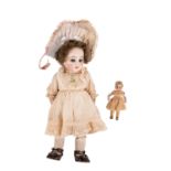 DANEL & CIE u.a. kleine Porzellankopfpuppe und Püppchen, um 1890,<