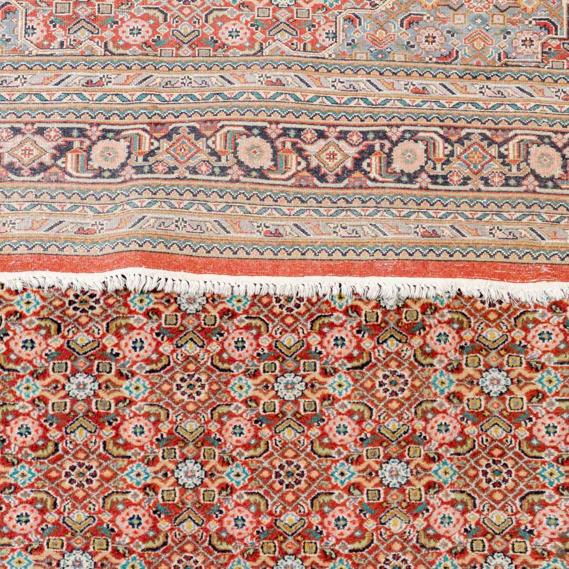 Zwei Orientteppiche. INDIEN, 20. Jh..297x253 cm und 184x122 cm, jeweils mit Herati-Rautenmuster im - Bild 3 aus 6