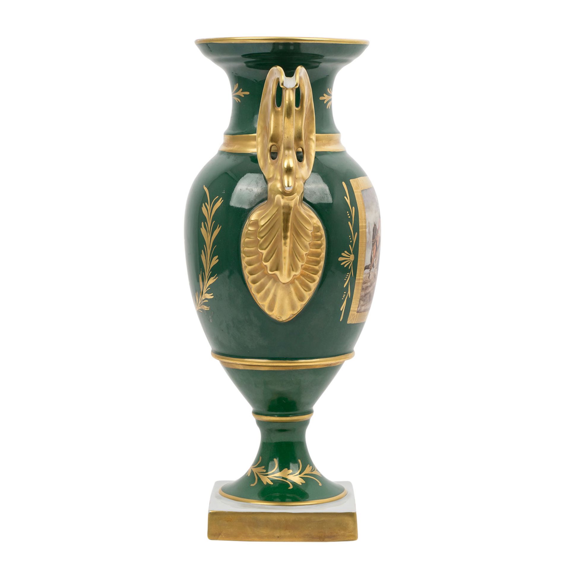 LIMOGES Henkelvase, 20. Jh..Vase im Empire-Stil, balusterförmige Vase auf quadratischem Stand mit - Bild 4 aus 5