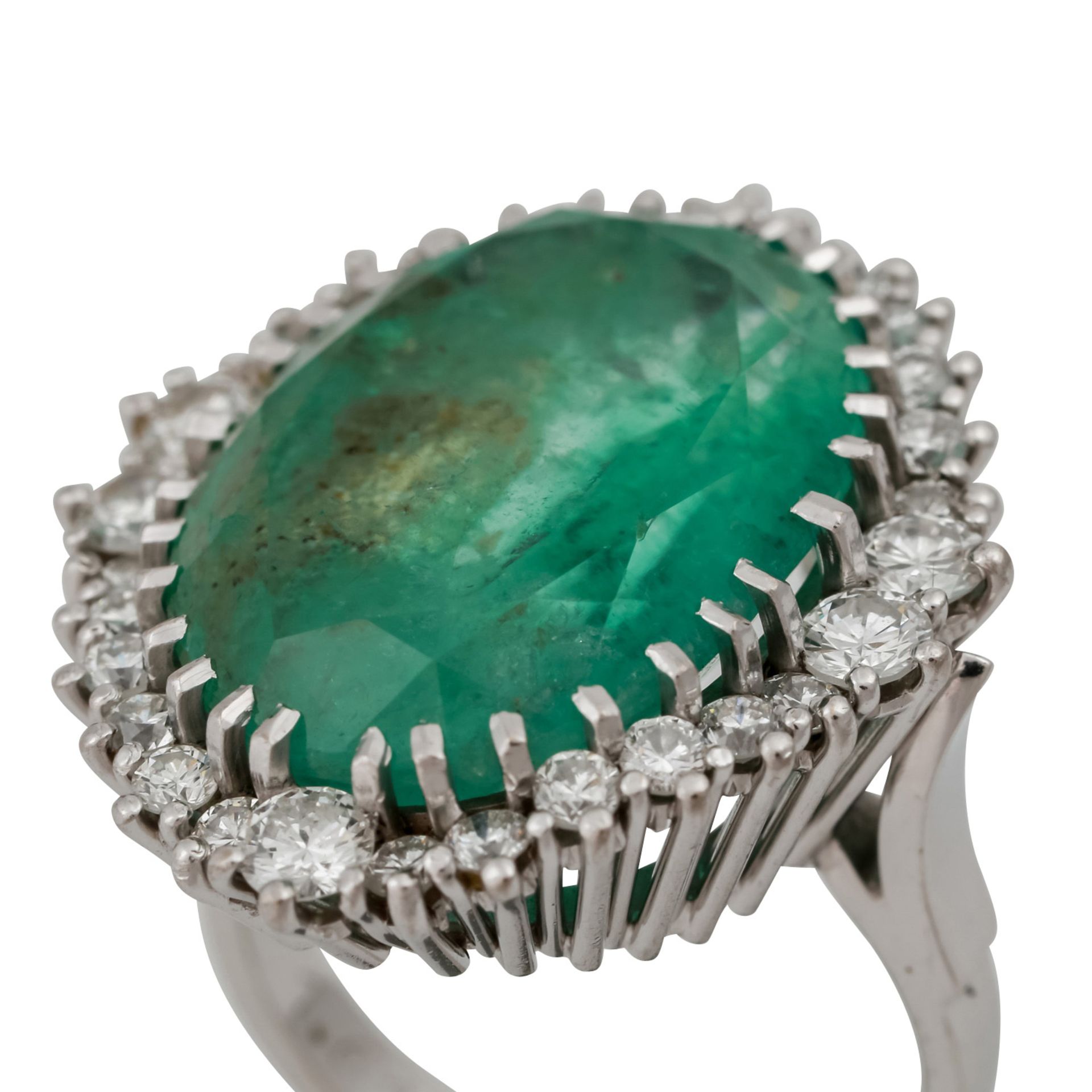 Ring mit Brillanten, zus. ca. 1,61 ctLGW (I-J)/SI1 um einen oval fac. Smaragd von 17,41 ct ( - Bild 5 aus 5