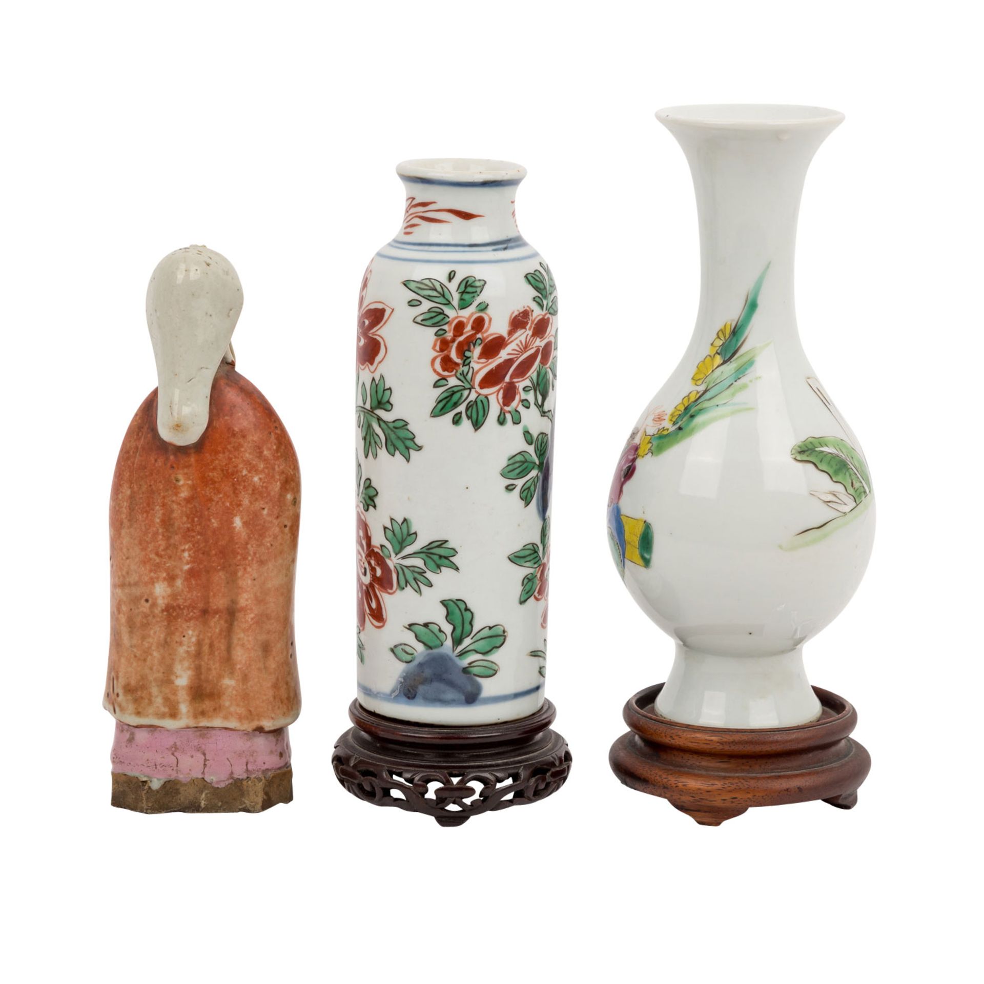 Gruppe von drei Teilen aus Porzellan/Keramik. CHINA und JAPAN.1 Arita Imari Vase, H: 18,5 cm, mit - Image 3 of 4